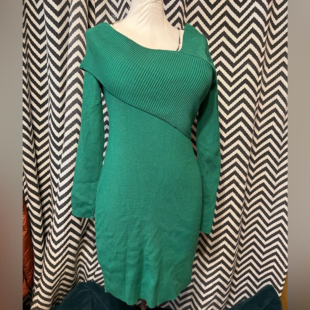 Mika & Gala off the shoulder dress. Long sleeve Super soft. Size 12 /Large